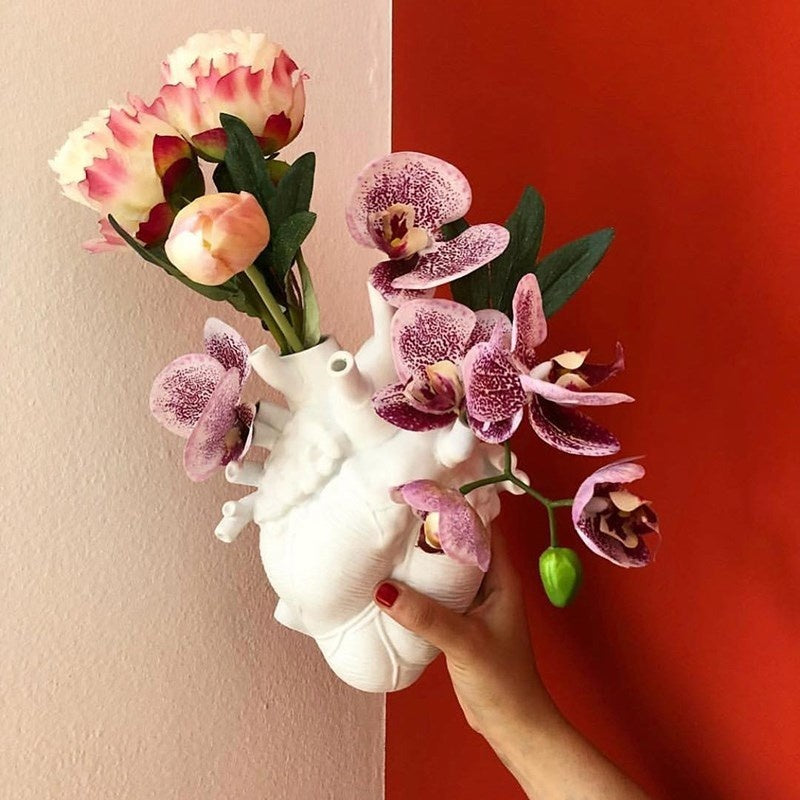 Nordic Style Heart Shaped Flower Vase Sculpture