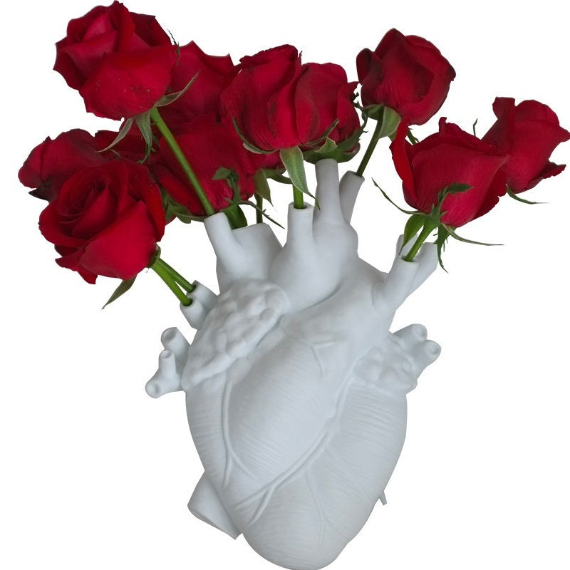 Nordic Style Heart Shaped Flower Vase Sculpture