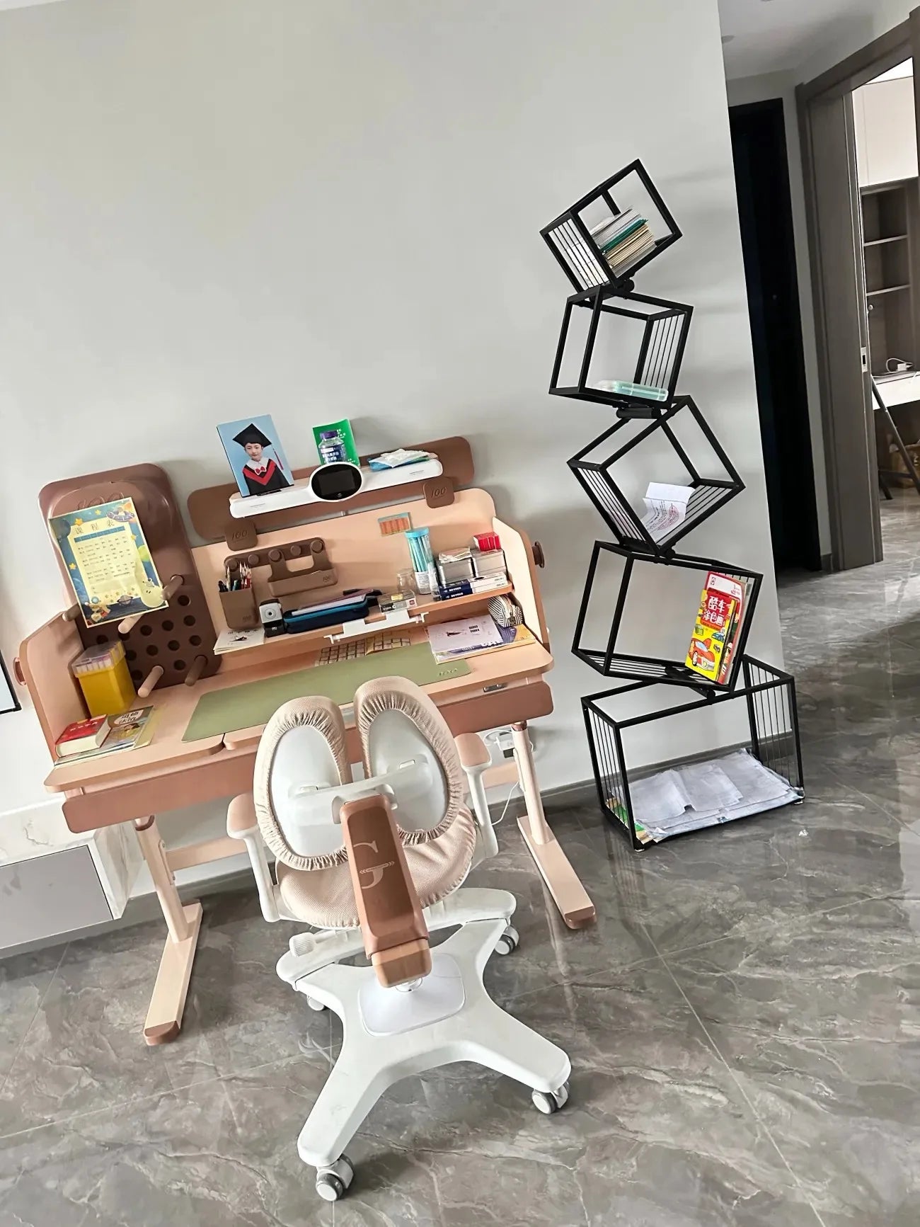 Multi-layer Storage Bookshelf